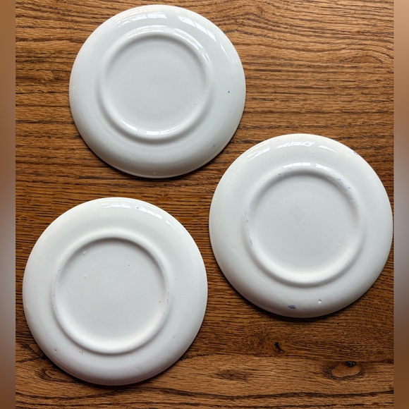 Blue and White saucers- set of 3- no brand - Picture 2 of 5